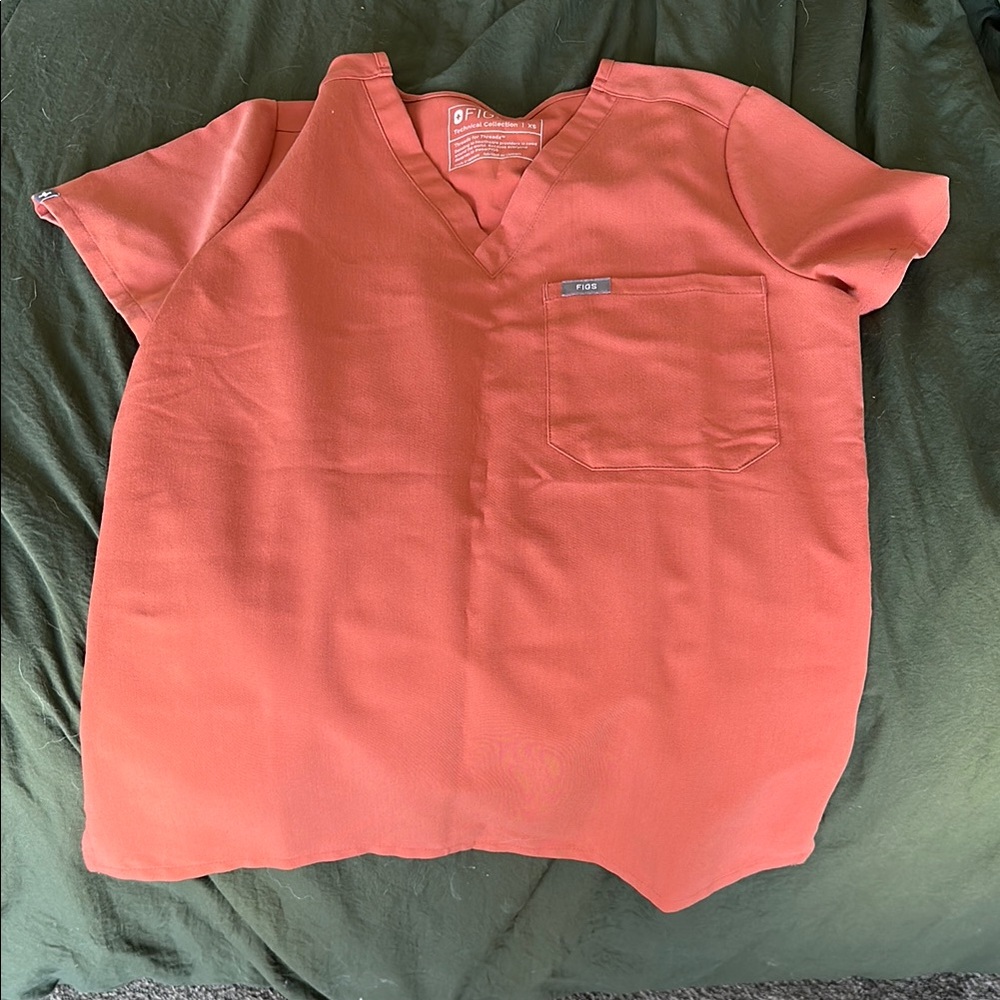 Figs Women's Top in terracotta